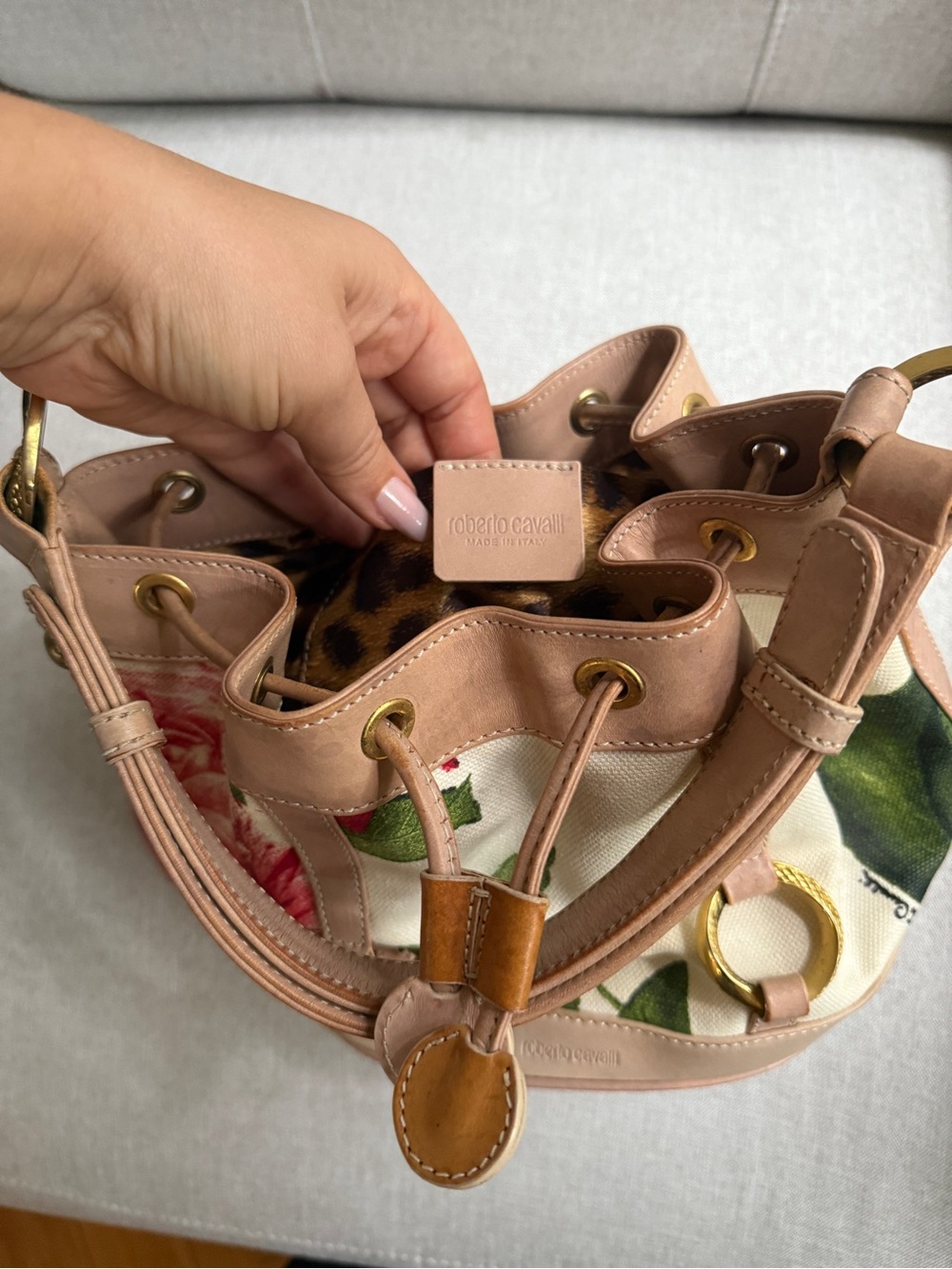 Roberto Cavalli Beige Floral Canvas Bucket Shoulder Bag with Tan Leather Trim - Picture 4 of 7